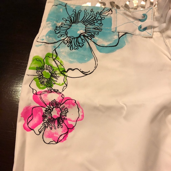 Short - Picture 2 of 7